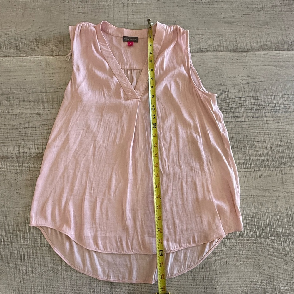 Vince Camuto Light Pink Sleeveless Blouse Size XSmall - Picture 8 of 8